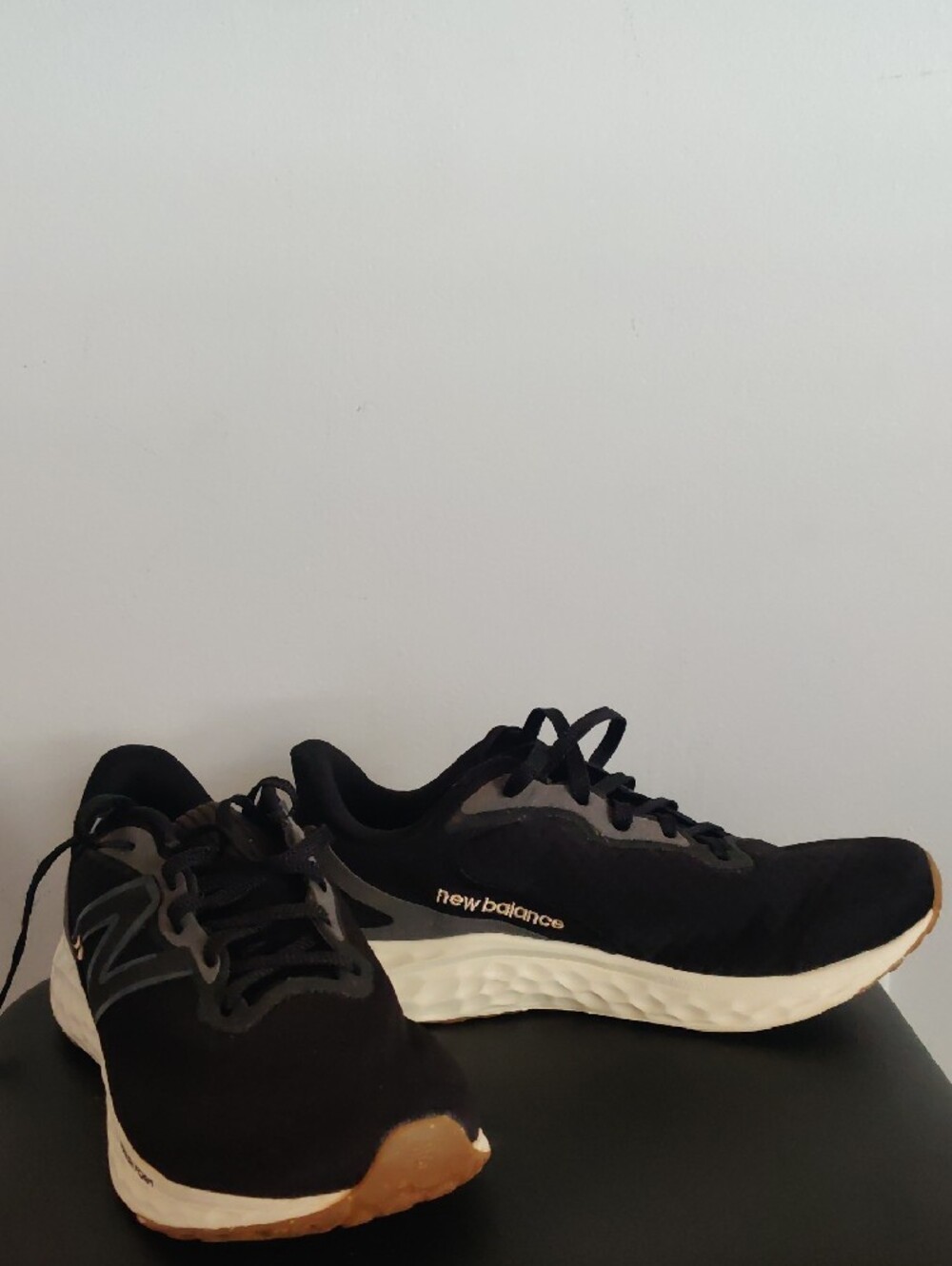 New Balance Black and White Women's Athletic Sneakers WARISEK4
